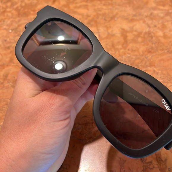 Women’s Quay Sunglasses Matte Black - Picture 6 of 8